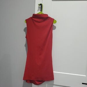 Chic Red Sleeveless Turtleneck Dress